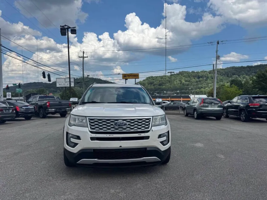 2016 Ford Explorer Platinum photo 1