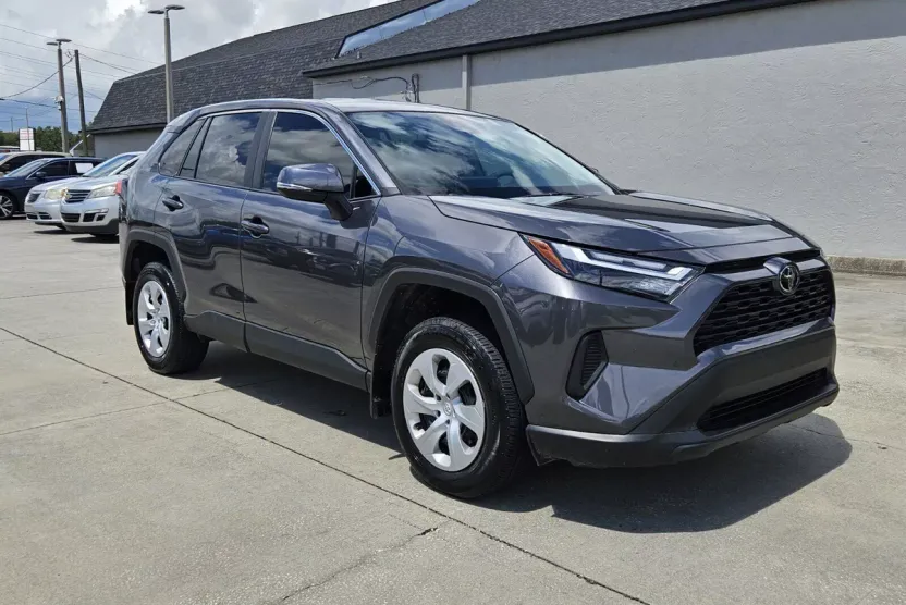 2024 Toyota RAV4 LE photo 1