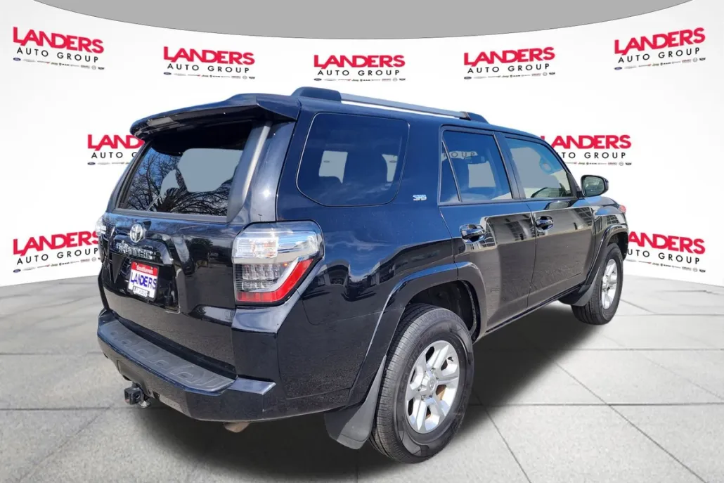 2023 Toyota 4Runner SR5 photo 1