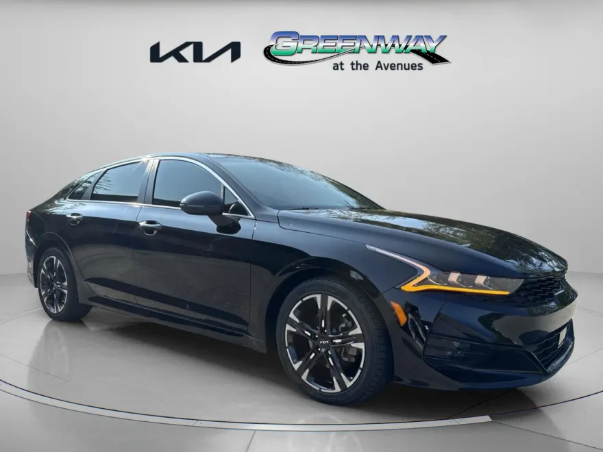 2023 Kia K5 GT-Line photo 1