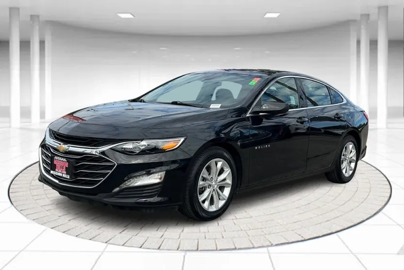 2024 Chevrolet Malibu 1LT photo 1