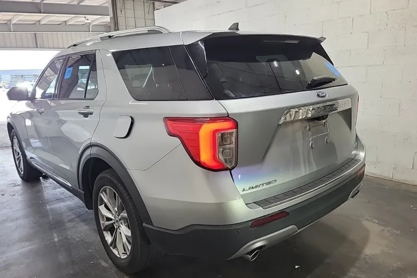 2024 Ford Explorer Limited photo 1