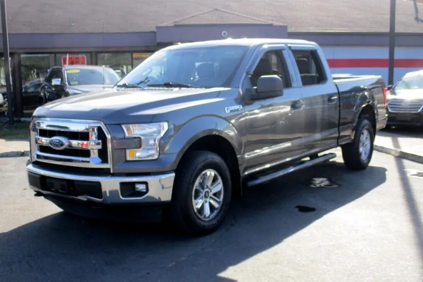 2017 Ford F-150 XL photo 1