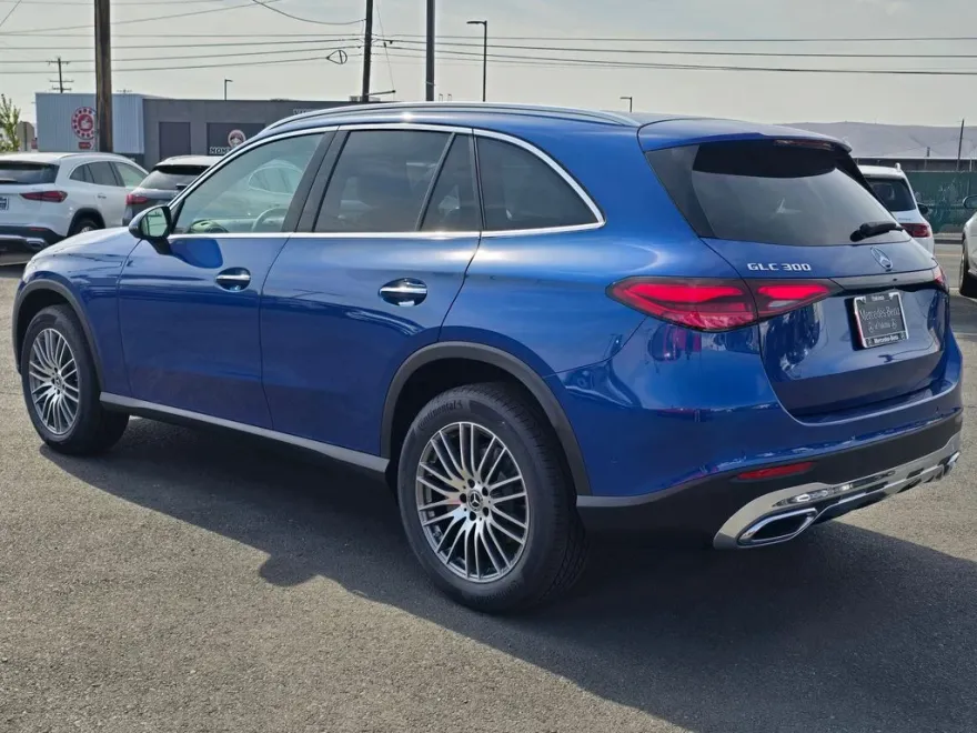 2026 Mercedes Benz GLC 300 4MATIC photo 1
