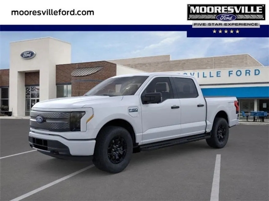 2025 Ford F-150 Lightning XLT photo 1