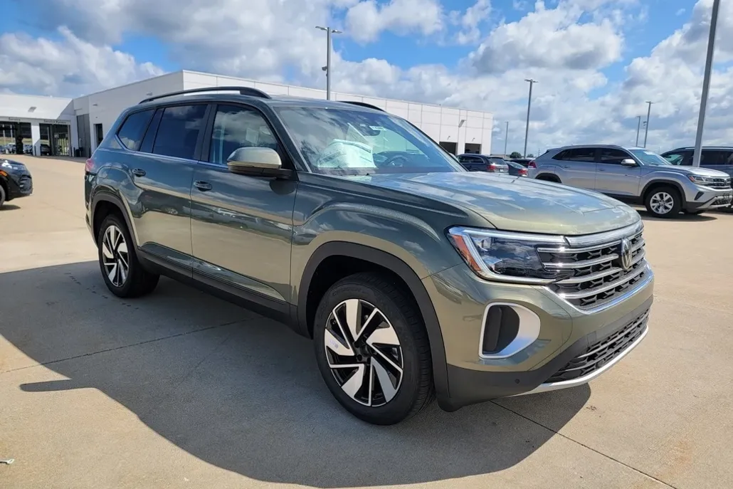 2026 Volkswagen Atlas SE Technology photo 1