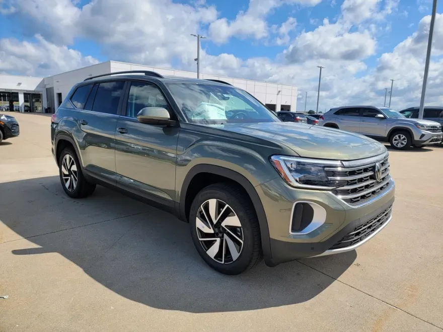 2026 Volkswagen Atlas SE Technology photo 1