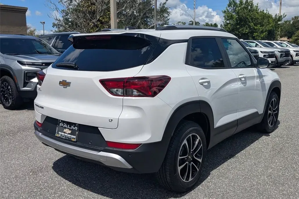 2026 Chevrolet Trailblazer LT photo 1