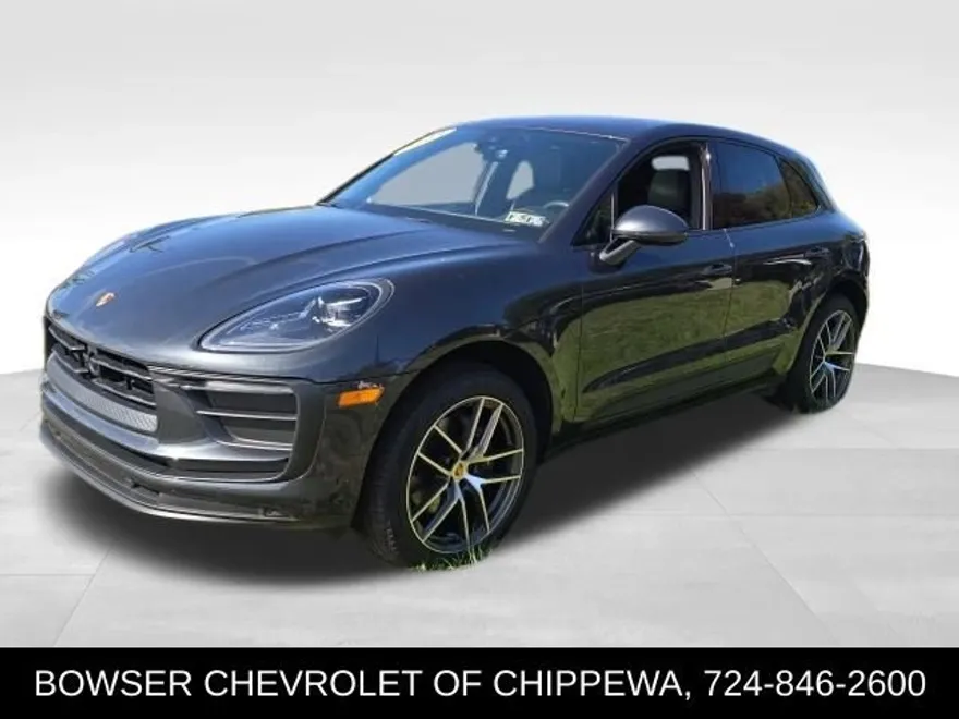 2023 Porsche Macan T photo 1