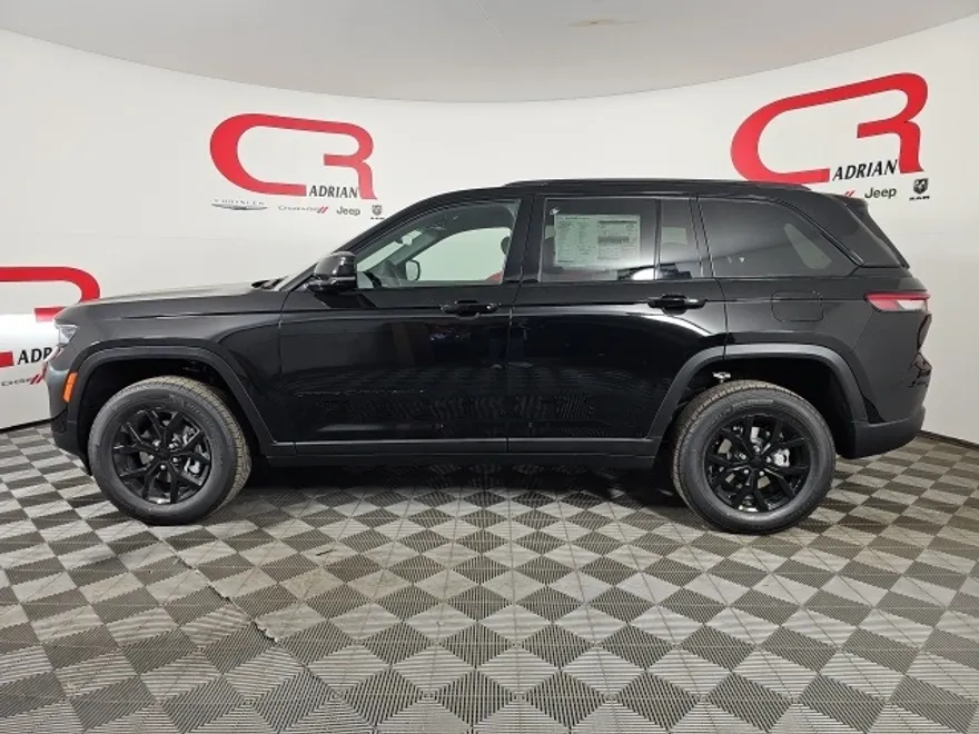 2025 Jeep Grand Cherokee Altitude photo 1