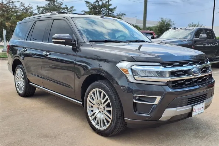 2024 Ford Expedition Limited photo 1