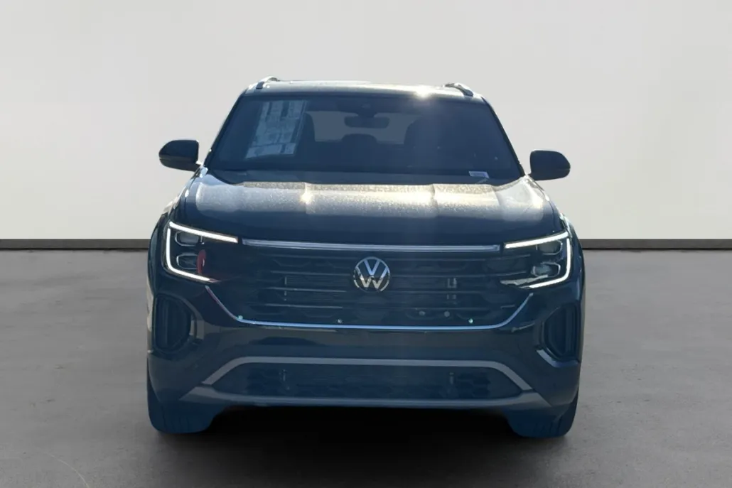 2026 Volkswagen Atlas Cross Sport SE Technology photo 1