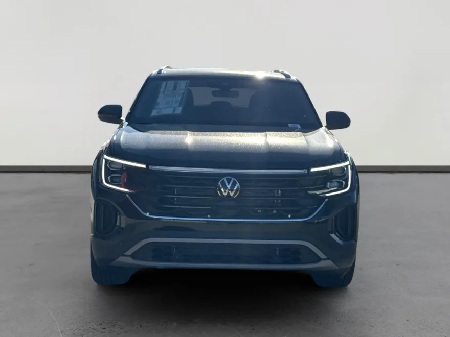 2026 Volkswagen Atlas Cross Sport SE Technology photo 1
