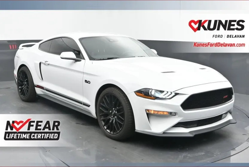 2022 Ford Mustang GT Premium photo 1