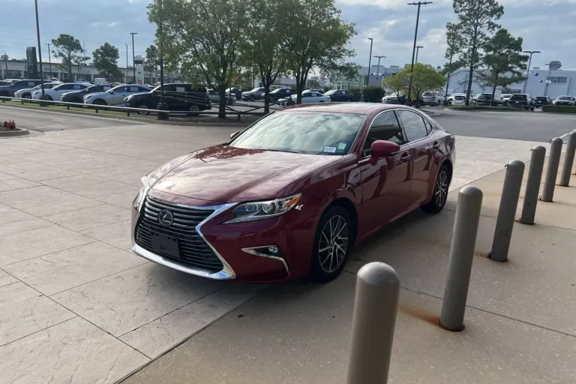 2017 Lexus ES 350 photo 1