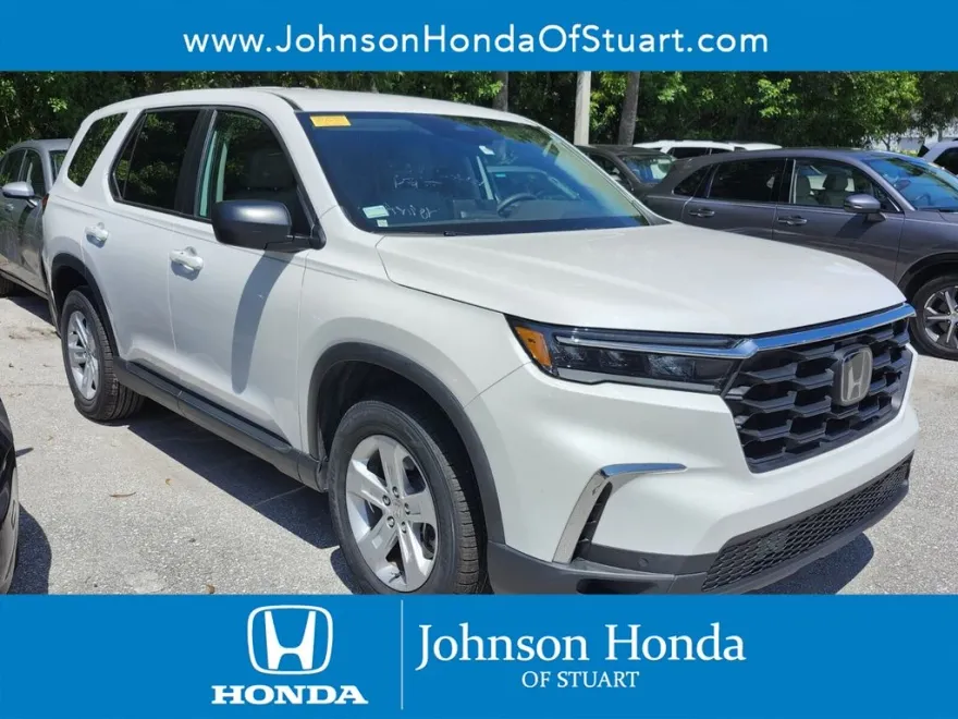 2023 Honda Pilot LX photo 1