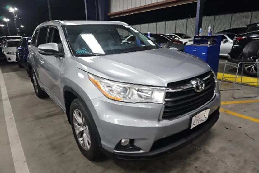 2014 Toyota Highlander XLE photo 1