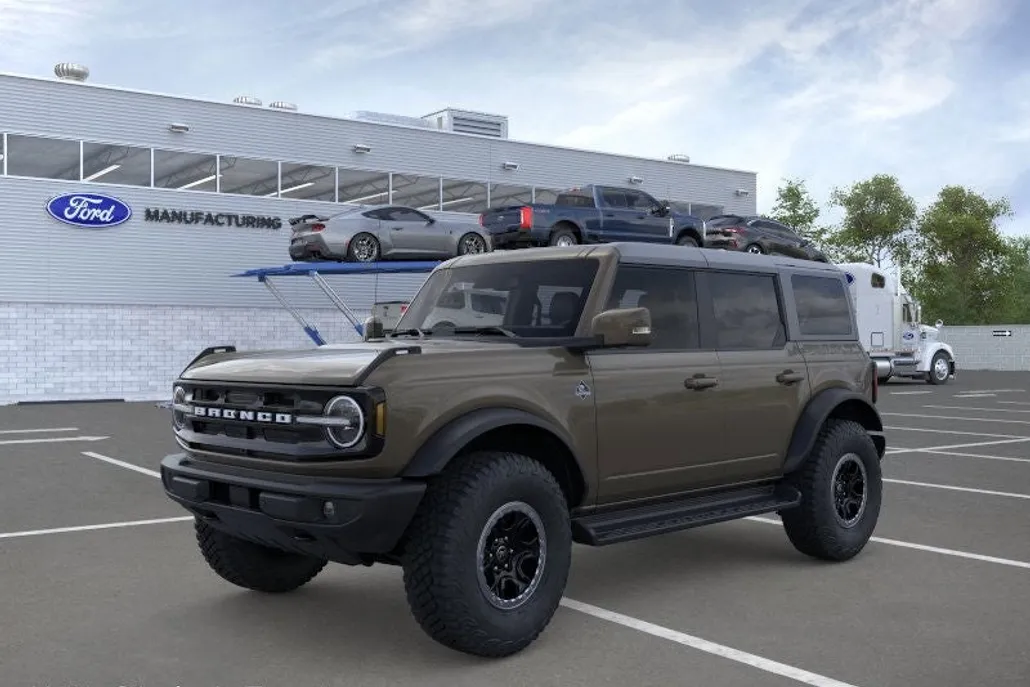 2025 Ford Bronco Outer Banks photo 1