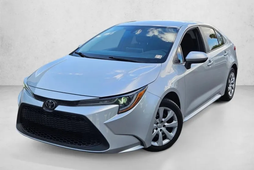 2020 Toyota Corolla LE photo 1