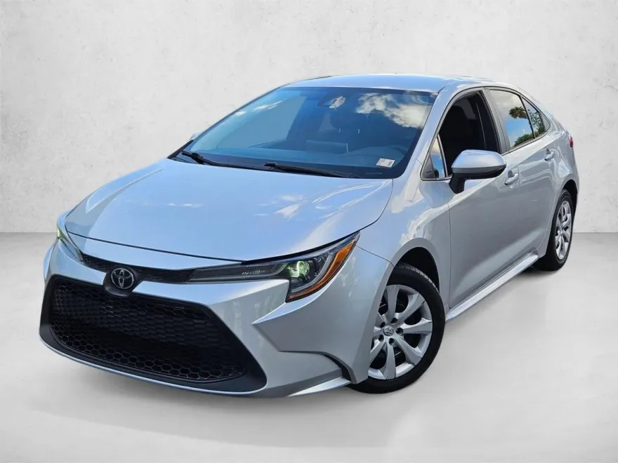2020 Toyota Corolla LE photo 1