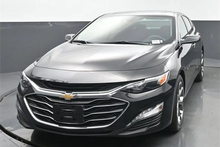 2024 Chevrolet Malibu 1LT photo 1