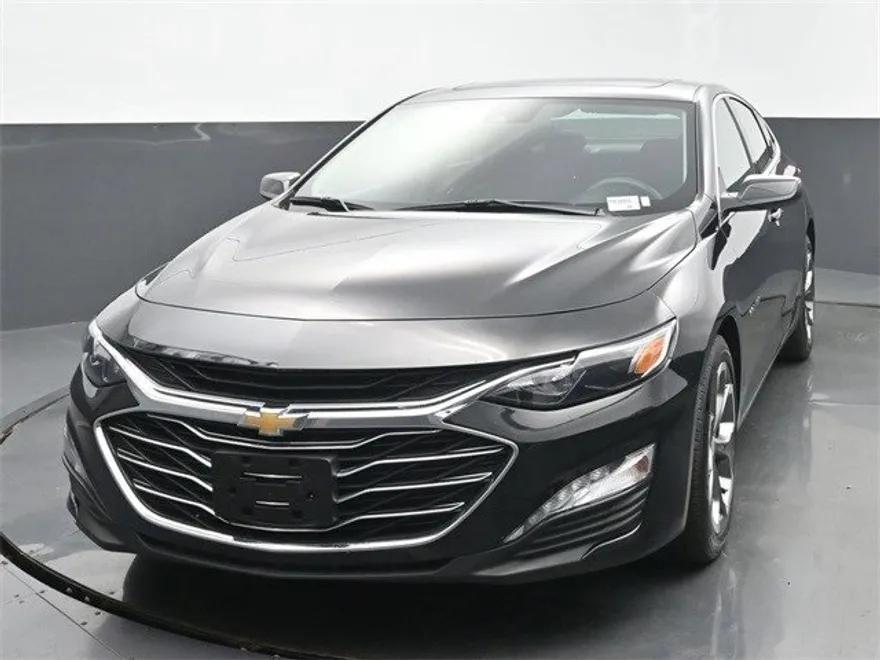 2024 Chevrolet Malibu 1LT photo 1