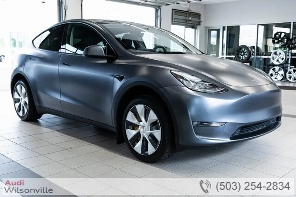 2022 Tesla Model Y Long Range photo 1