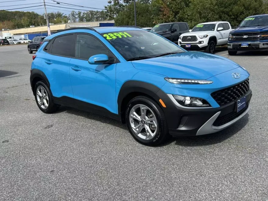2023 Hyundai Kona SEL photo 1