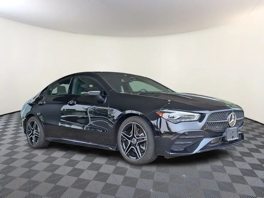 2025 Mercedes Benz CLA 250 4MATIC photo 1