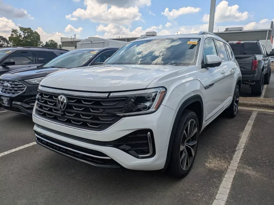 2024 Volkswagen Atlas SEL Premium R-Line photo 1