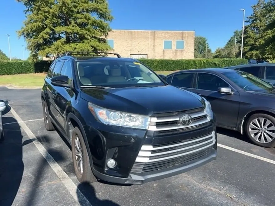2019 Toyota Highlander XLE photo 1