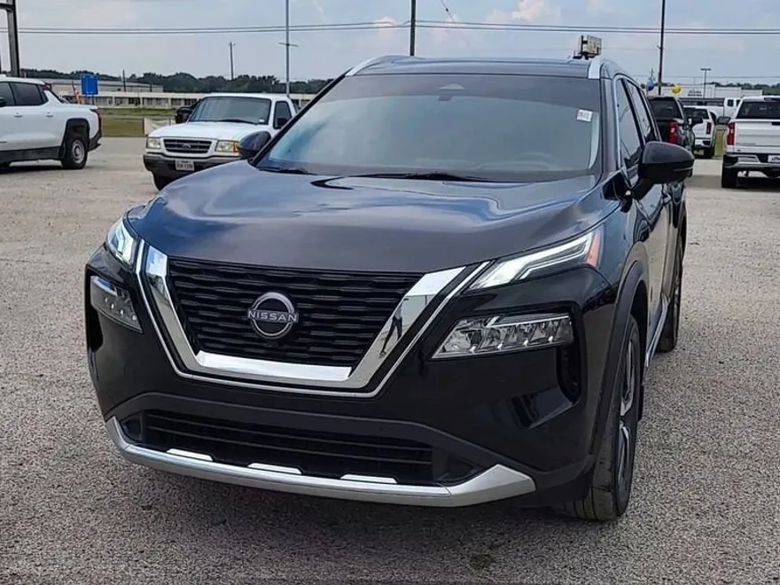 2023 Nissan Rogue Platinum photo 1