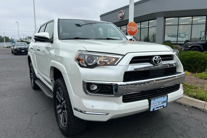 2022 Toyota 4Runner Limited photo 1
