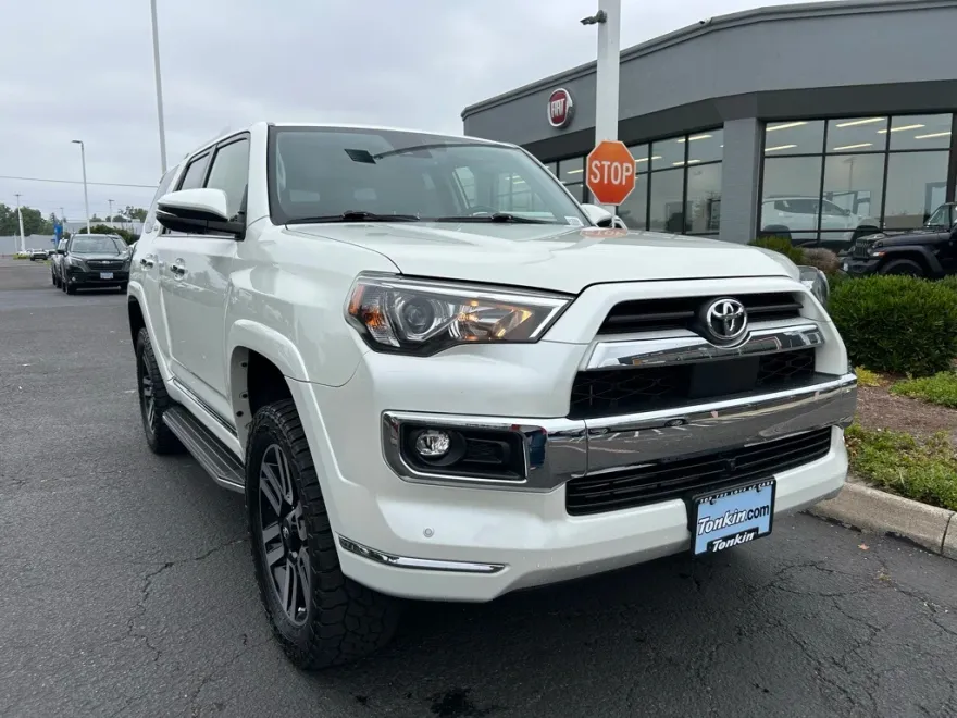 2022 Toyota 4Runner Limited photo 1