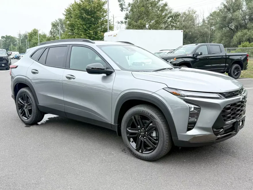 2025 Chevrolet Trax ACTIV photo 1