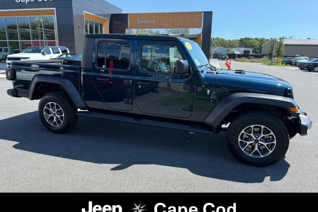 2025 Jeep Gladiator Sport S photo 1