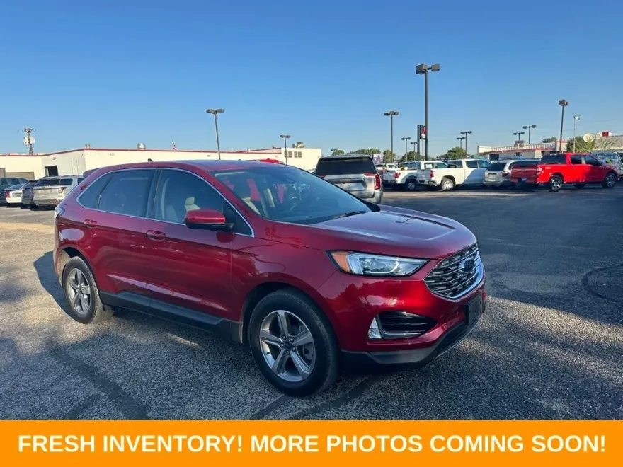 2022 Ford Edge SEL photo 1
