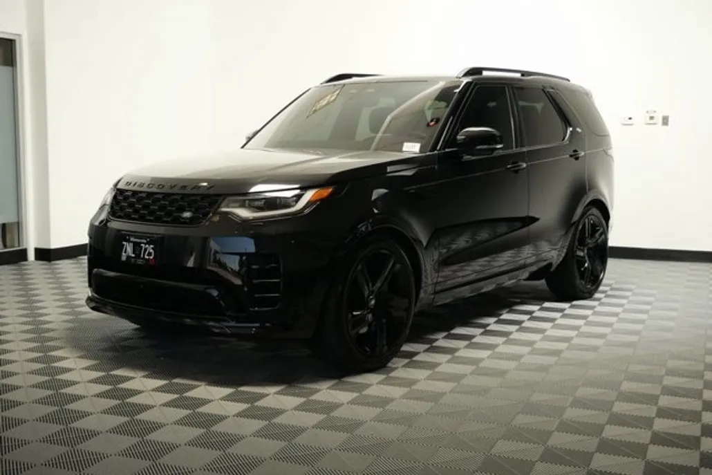 2024 Land Rover Discovery P360 Dynamic SE photo 1