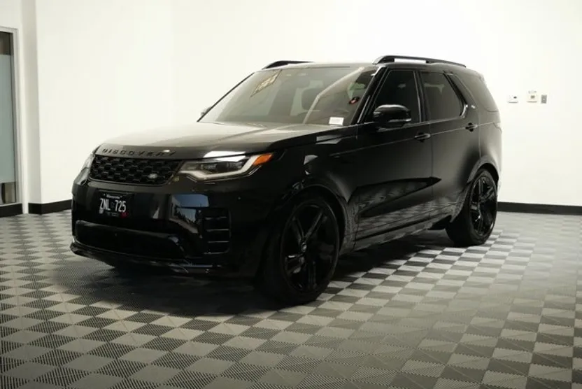 2024 Land Rover Discovery P360 Dynamic SE photo 1