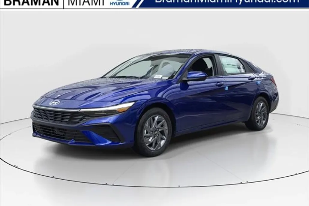 2025 Hyundai Elantra Hybrid photo 1