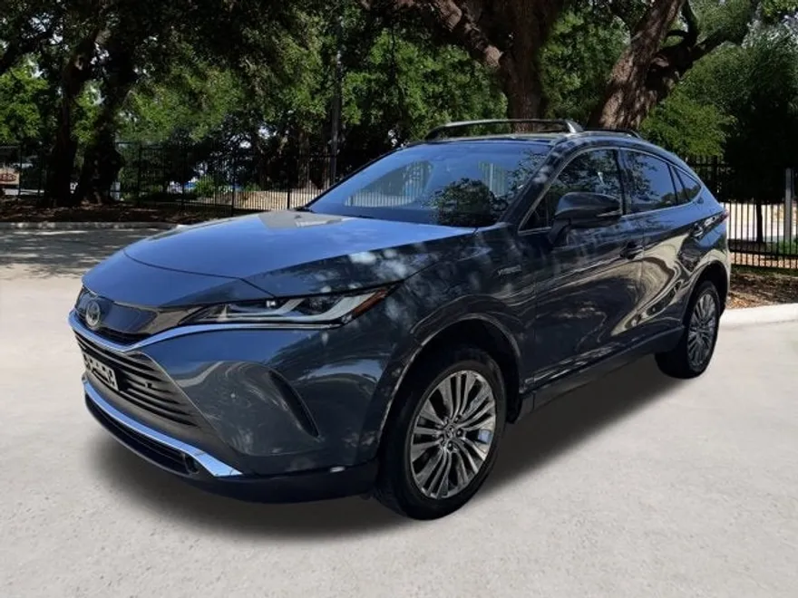 2021 Toyota Venza XLE photo 1
