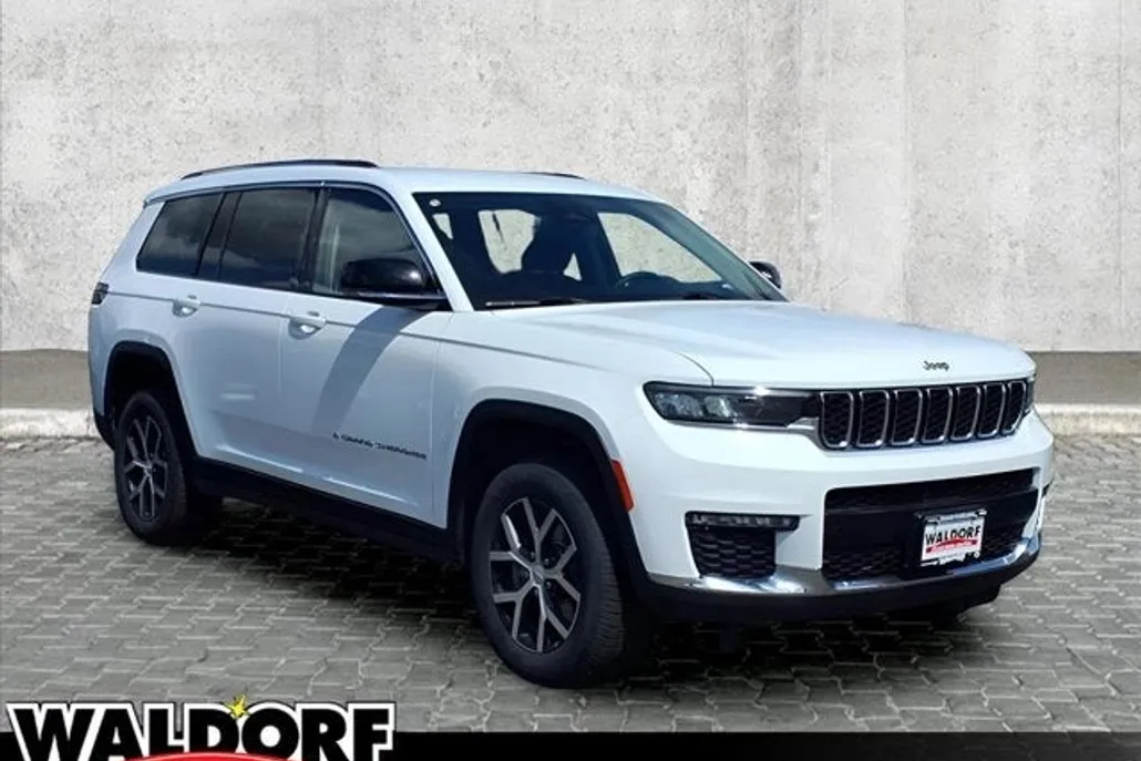 2023 Jeep Grand Cherokee Limited photo 1