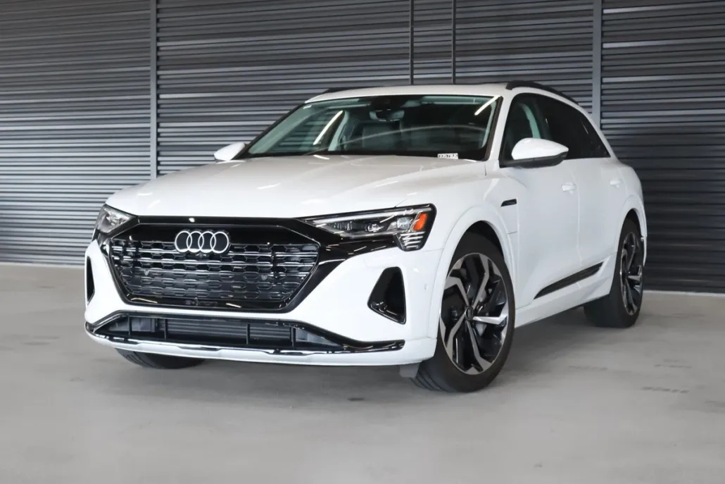 2024 Audi Q8 E-tron Prestige photo 1
