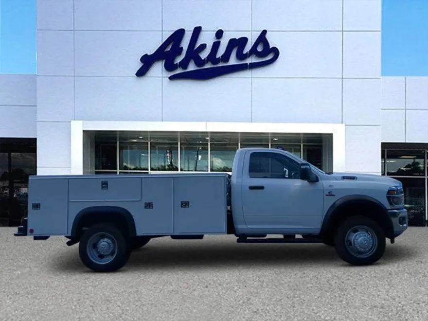2025 Ram 5500 photo 1