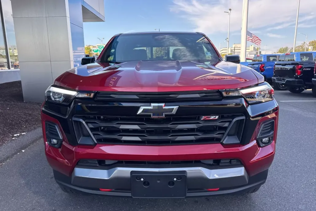2025 Chevrolet Colorado Z71 photo 1