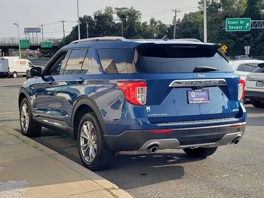 2022 Ford Explorer Limited photo 1
