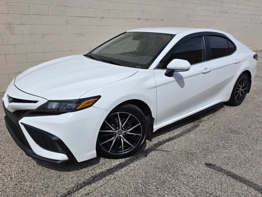 2023 Toyota Camry Hybrid SE photo 1