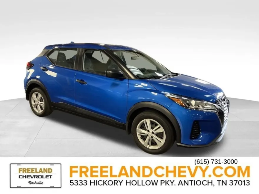 2023 Nissan Kicks S photo 1