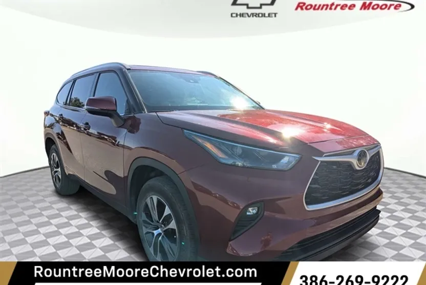 2022 Toyota Highlander XLE photo 1