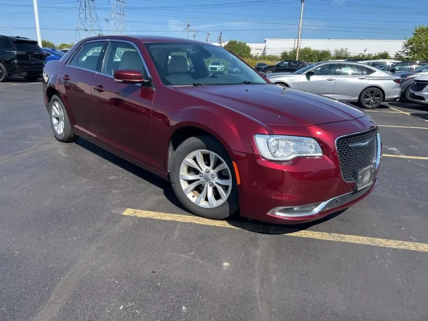 2015 Chrysler 300 Limited photo 1